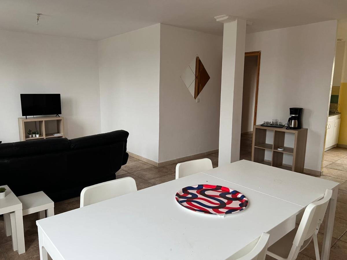 Le Relais De Saint Loup 1 A 66 Personnes Lägenhet Montereau-Fault-Yonne Exteriör bild